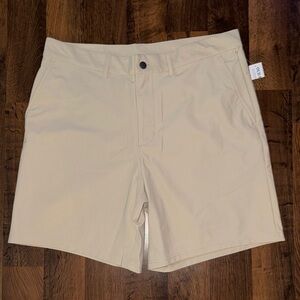 NWT Old Navy Active Men's Tech Hybrid Shorts (size 36)